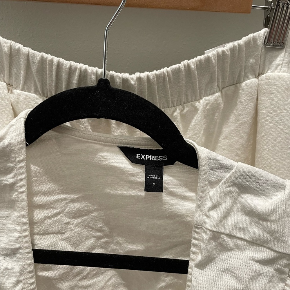 Matching Linen Set - Picture 4 of 4